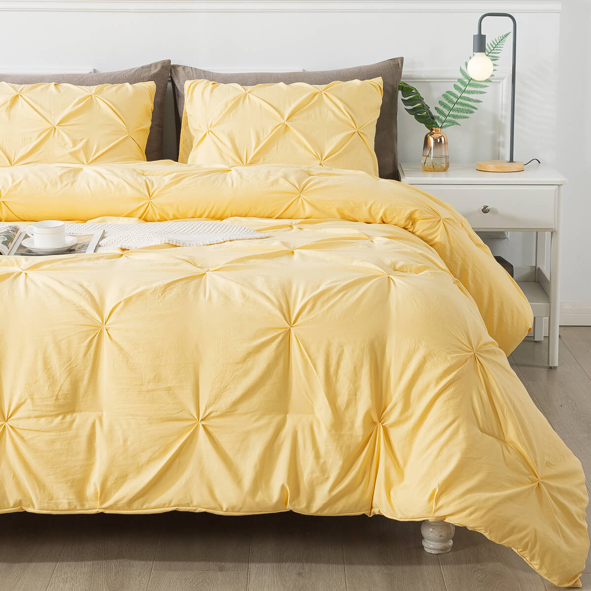 Yellow Pinch Pleat Comforter Set - TanNicoor