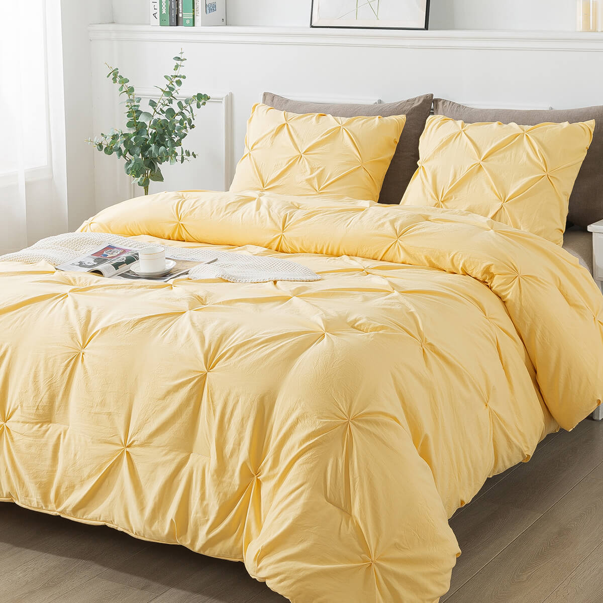 Yellow Pinch Pleat Comforter Set - TanNicoor