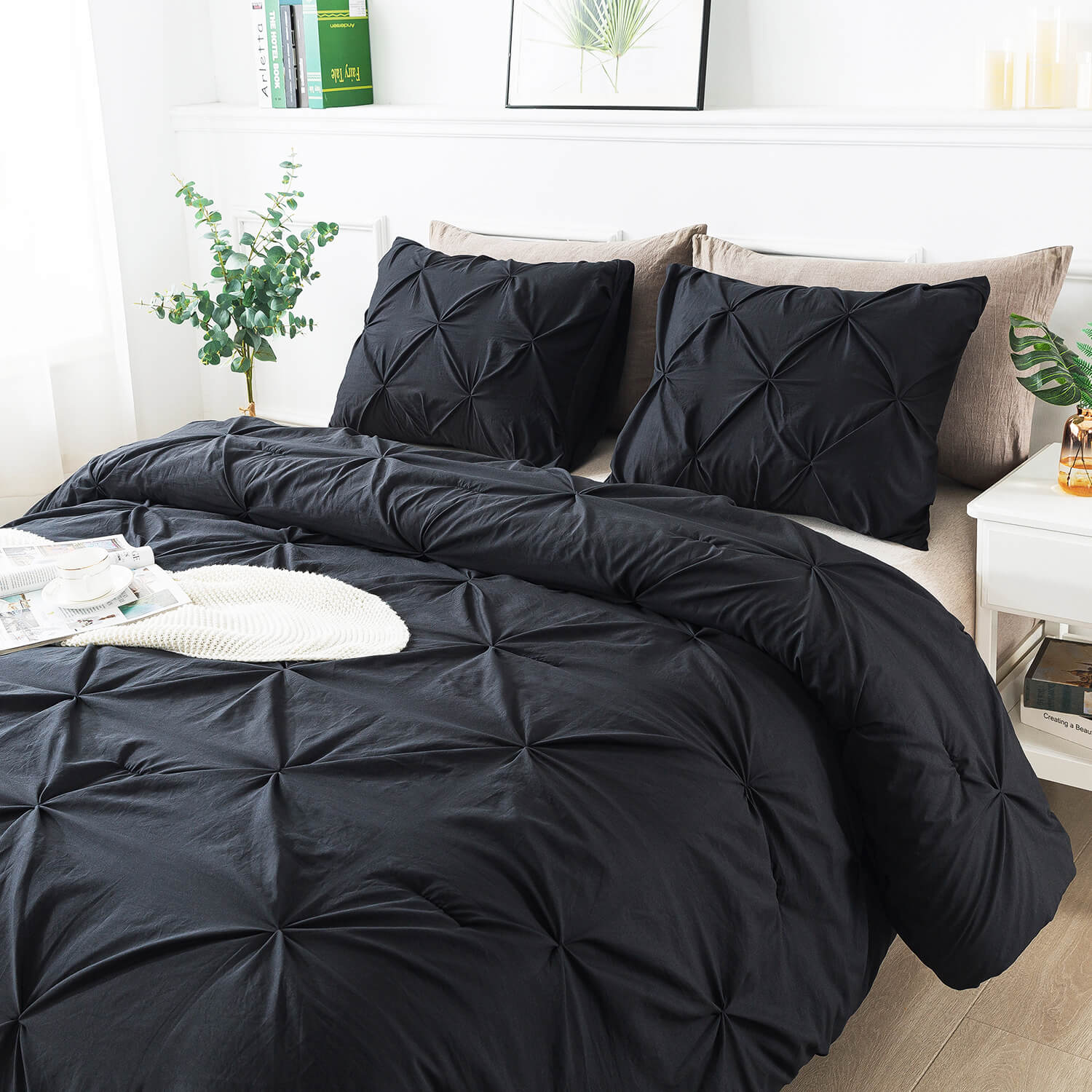 Black Pinch Pleated Comforter Set - TanNicoor