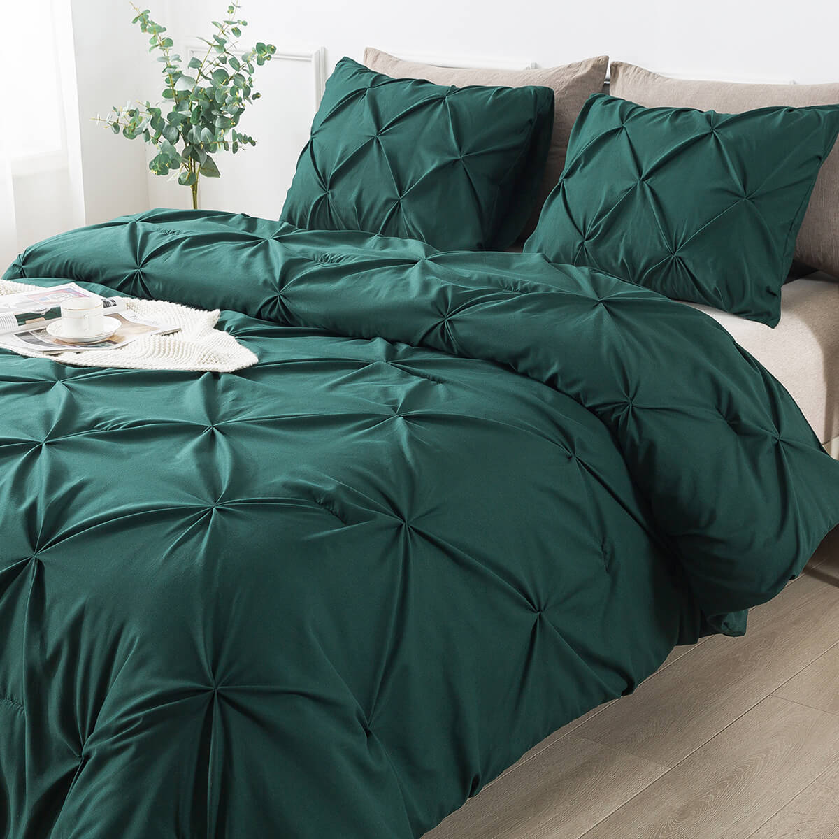 Dark Green Pinch Pleat Comforter Set - TanNicoor